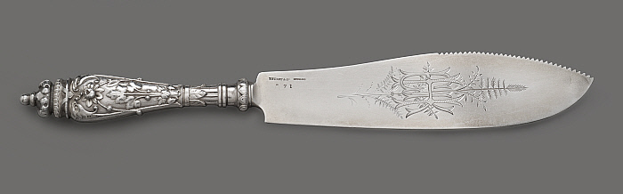 Cake Knife Slider Image 2